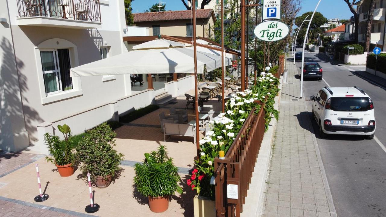 Hotel Dei Tigli Lido di Camaiore Buitenkant foto