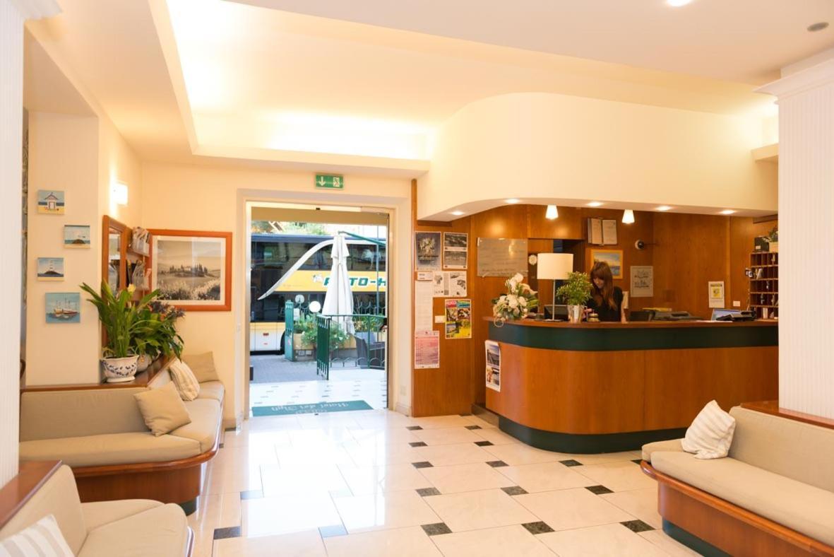 Hotel Dei Tigli Lido di Camaiore Buitenkant foto