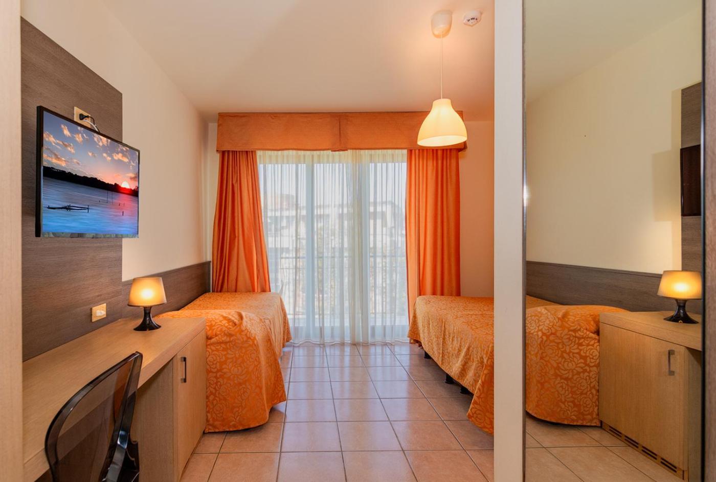 Hotel Dei Tigli Lido di Camaiore Buitenkant foto