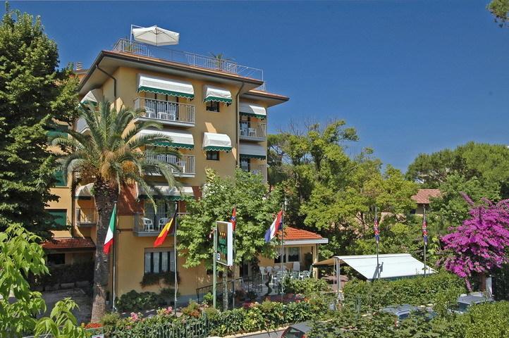 Hotel Dei Tigli Lido di Camaiore Buitenkant foto