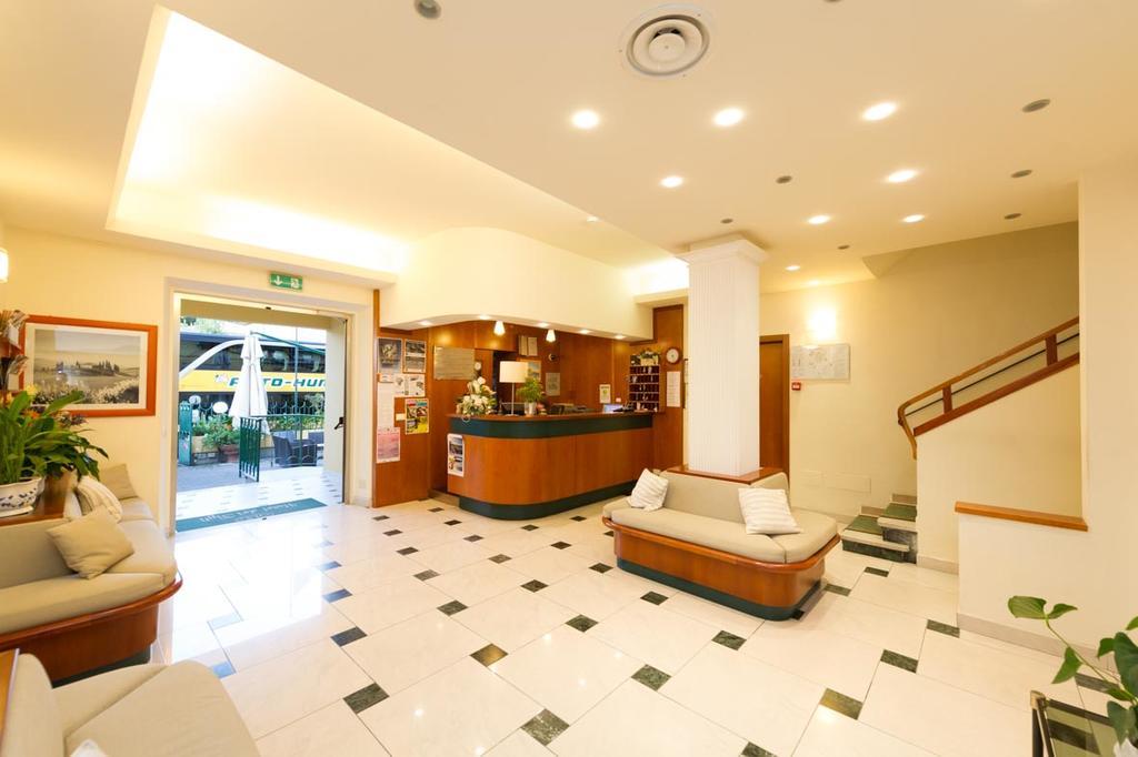 Hotel Dei Tigli Lido di Camaiore Buitenkant foto
