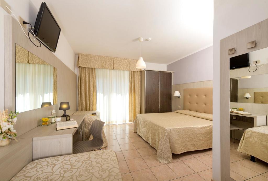 Hotel Dei Tigli Lido di Camaiore Buitenkant foto