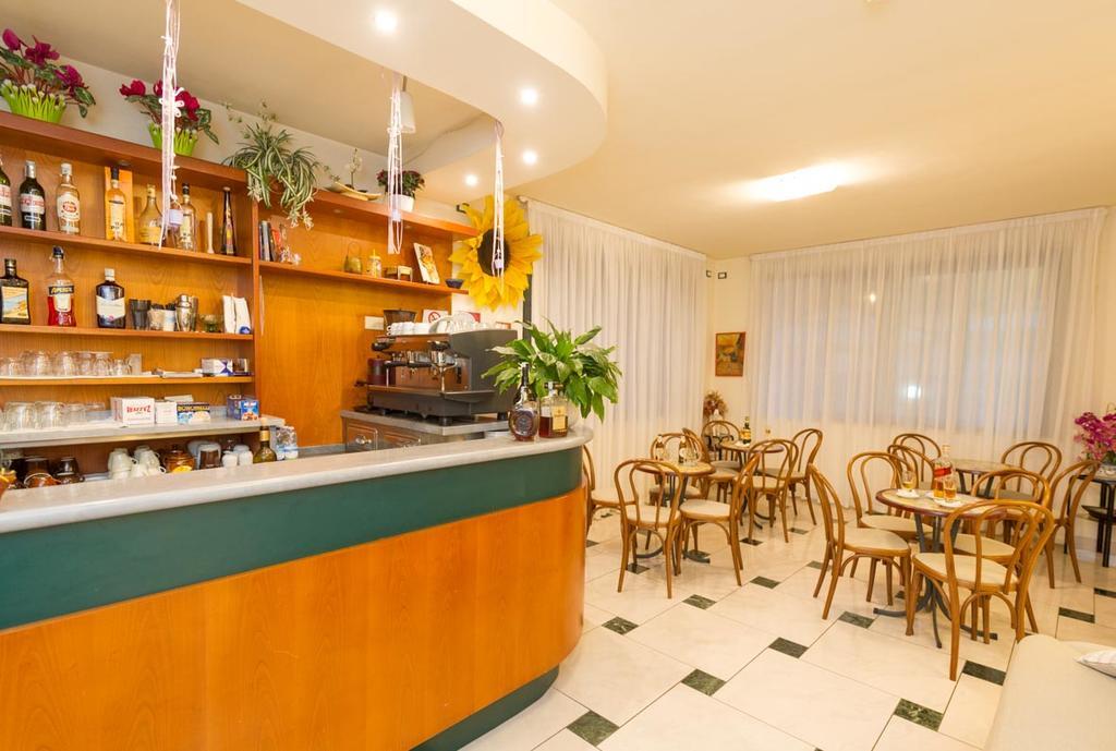 Hotel Dei Tigli Lido di Camaiore Buitenkant foto