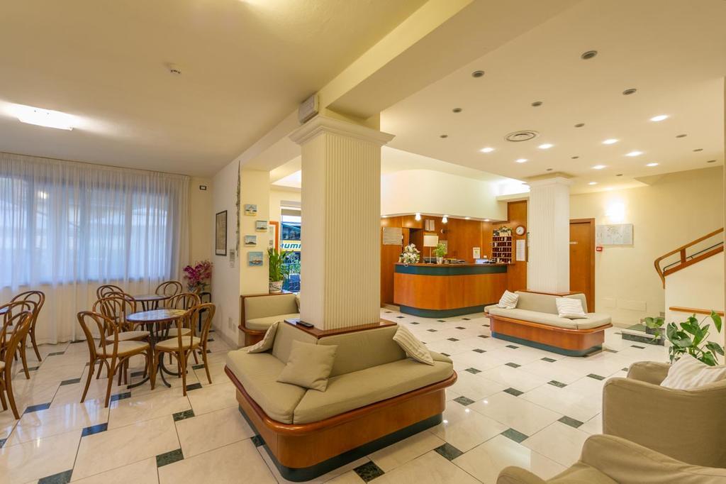 Hotel Dei Tigli Lido di Camaiore Buitenkant foto