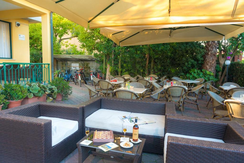 Hotel Dei Tigli Lido di Camaiore Buitenkant foto